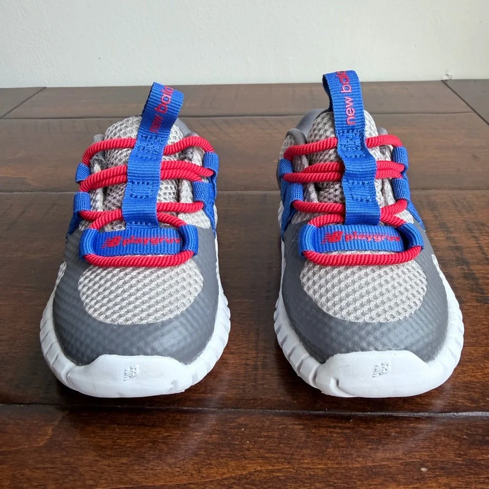 New Balance Toddler Size 4 Playgruv V2 Bungee Sneaker Gray Red Blue Easy On